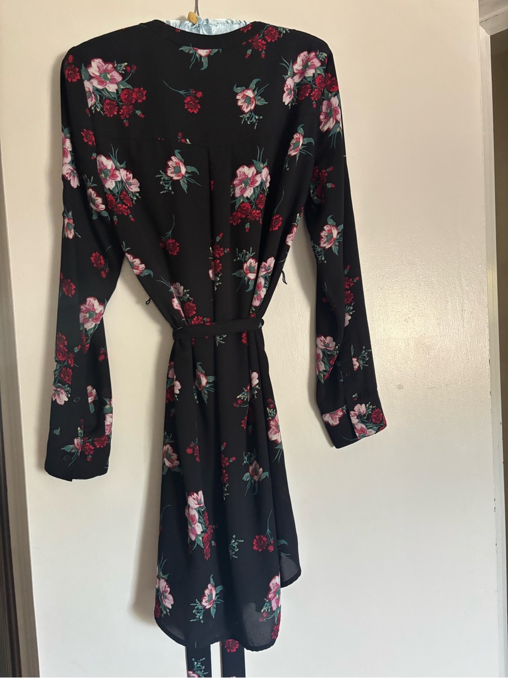 2/20 Express Dress’s! - Picture 6 of 7